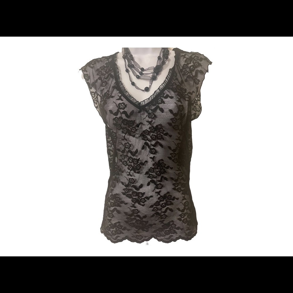 EXPRESS Women’s lace sleeveless top